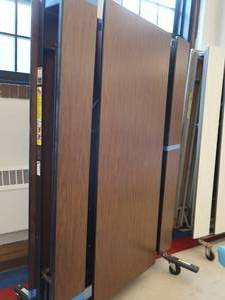 lot 106 image: CAFETERIA TABLE