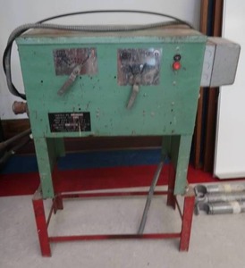 lot 110 image: JOHNSON GAS CRUCIBLE FURNACE
