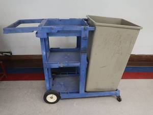 lot 118 image: MOBILE CLEANING CART