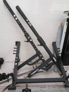 lot 128 image: TORQUE USA WEIGHT BENCH BAR