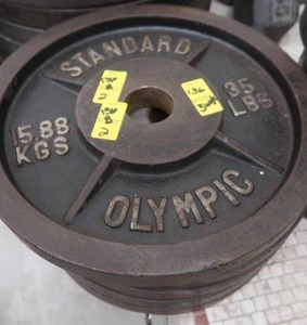 lot 136B image: 2 -35 LB BARBELL WEIGHTS
