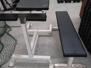 lot 151 image: 2 PIECES OF RANDOM WEIGHT ROOM EQUIPMENT