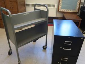 lot 165 image: 1 SMALL ROLLING CART AND FILE CABINET