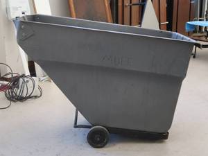 lot 168 image: LARGE ROLLING GARBAGE BIN