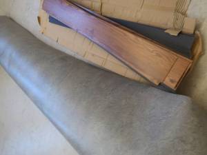 lot 185 image: VINYL ROLL AND VINYL FLOORING