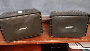 lot 193 image: 2 BOSE SPEAKER
