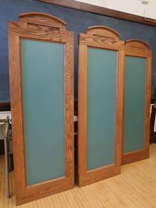 lot 196 image: 3 STANDING SOLID WOOD DIVIDERS