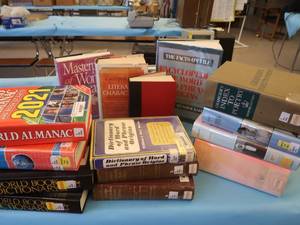 lot 226 image: LARGE LITERATURE LOT OF BOOKS