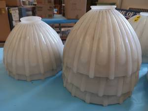 lot 255 image: 5 VINTAGE MILK GLASS SHADES