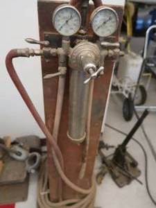 lot 265 image: ANTIQUE WELDER