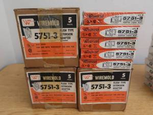 lot 284 image: 20 WIREMOLD FLUSH TYPE EXTENSION ADAPTOR 3 GANG
