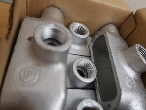 lot 290 image: 2 BOXES OF APPLETON MALLEABLE IRON UNILETS