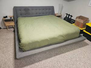 lot 12 image: Gray Tufted King Platform Bed