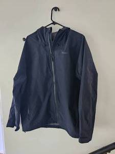 lot 24 image: Mens Filson Navy Blue Hooded Windbreaker Jacket, sz L