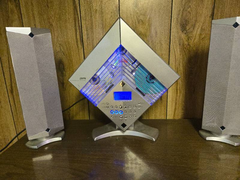 jWIN JX-CD6700 3 CD Audio System with Speakers for Sale in Hector