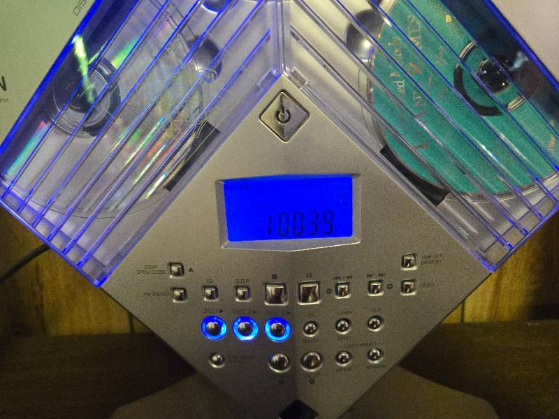 jWIN JX-CD6700 3 CD Audio System with Speakers for Sale in Hector