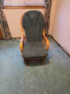 lot 16 image: Glider Rocking Chair