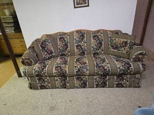 lot 26 image: Floral Pattern Sofa Approx. 83 Long