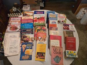 lot 44 image: Cookbook Collection Featuring Betty Crocker and Better Homes and Gardens Cookbooks