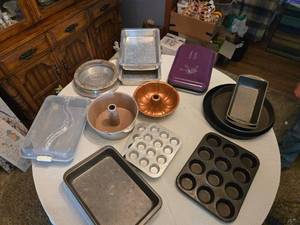 lot 52 image: Baking and Cooking Pans