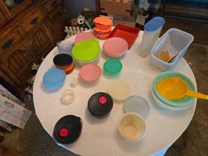 lot 56 image: Tupperware and Other Kitchen Containers