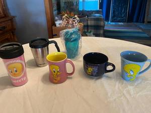lot 65 image: Tweety Bird Themed Mugs and Travel Cups