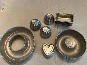 lot 72 image: Jell-O Vintage Aluminum Mold Set with Heart, Bundt, and Rectangular Designs