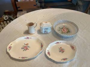 lot 73 image: Vintage Floral China Dishes and Lidded Lard Container