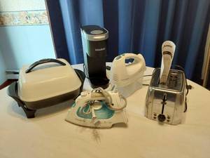 lot 78 image: Toaster, Keurig, Iron and Other Household Items