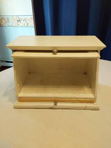 lot 82 image: Wooden Bread Box