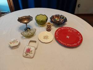 lot 136 image: Various Decorative Dishes, Bowls and Plates