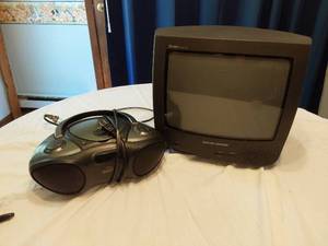lot 161 image: Philips Magnavox TV and Boombox