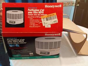 lot 166 image: Honeywell Enviracaire HEPA Air Purifier Model 11520