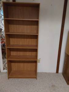 lot 210 image: Bookshelf with Five Shelves
