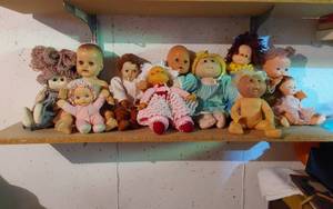 lot 221 image: Dolls Including Cabbage Patch and Various Others