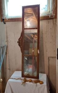 lot 273 image: Antique Wall Mirror with Etched Glass and Ornate Frame