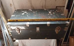 lot 278 image: Vintage Metal Trunk with Divided Interior