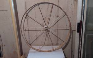 lot 284 image: Large Metal Wagon Wheel 2 x 36