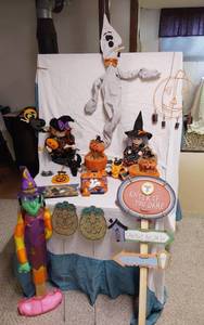 lot 300 image: Halloween Decoration Set including Witches, Ghosts, and Pumpkins