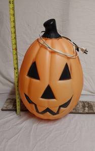 lot 302 image: Large Light-Up Plastic Halloween Pumpkin Decoration