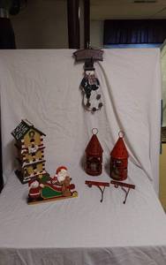 lot 315 image: Christmas Decor and Decorative Lanterns