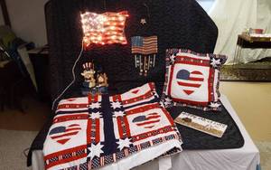 lot 344 image: Patriotic Quilted Set with Lights and Decor