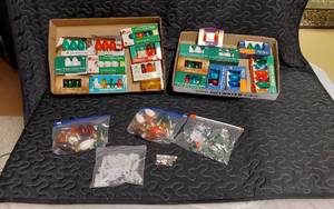 lot 347 image: Vintage Christmas Light Bulbs Assortment