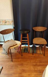 lot 364 image: Vintage Chairs and Side Table