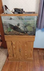 lot 368 image: Fish Tank with Accessories with Cabinet its 25x45