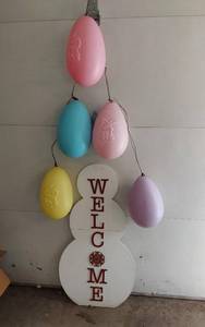 lot 371 image: Colorful Plastic Balloon Easter Decor and Snowman Welcome Sign