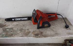 lot 399 image: Craftsman 16 3.5 Peak HP Electric Chainsaw