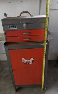 lot 403 image: Homak Model 903 Tool Chest with Rolling Cabinet