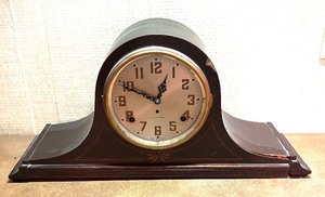 lot 34 image: Vintage Mantle Clock by Plymouth Clock Company