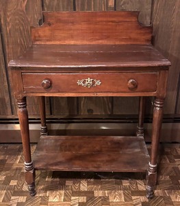 lot 35 image: Lovely Vintage Washstand